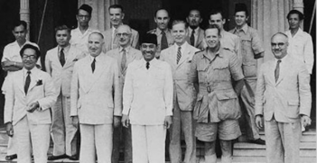 The Good Offices Committee (GOC) 
meeting with exiled Indonesian government leaders, 1949. Image Credit: The Sukarno Years. 