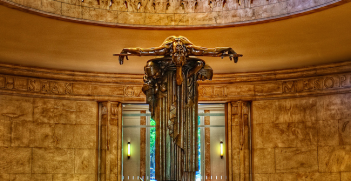 The Sydney War Memorial - Sacrafice. Photo Credit: Flickr (Shadow-or-Light) Creative Commons