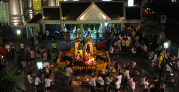 The Erawan Shrine, which was recently bombed by terrorists. Photo Credit: Flickr (Andrea Williams) Creative Commons.