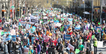 30,000 people on Melbourne's climate march. Photo credit: Flickr (Takver) Creative Commons