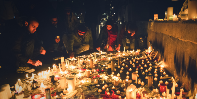 Candlelight vigil in London, UK for the victims of the terrorist attack. Photo Source: Wikimedia. Creatuve Commons.