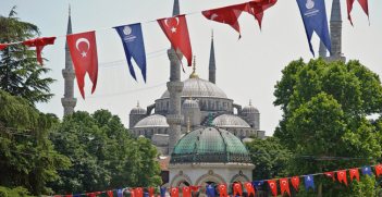 Blue Mosque, Istanbul. Photo Source: Caribb (Flickr). Creative Commons.