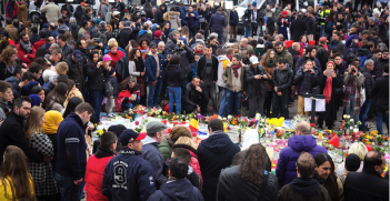 Gathering in Brussels in remembrance of terror attack victims. Photo source: Valentina Calà (Flickr). Creative Commons. 