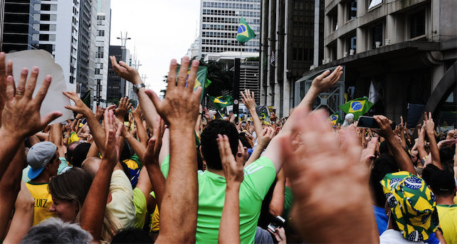 Protestors in Sao Paulo in March 2016. Photo source: Marcelo Valente (Flickr). Creative Commons. 