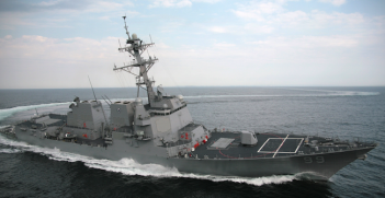 USS Farragut taking a turn in the Pacific. Photo source: US Navy (Wikimedia). Licensed under public domain. 