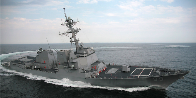 USS Farragut taking a turn in the Pacific. Photo source: US Navy (Wikimedia). Licensed under public domain. 