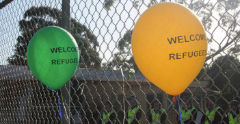 Welcome Refugee Balloons. Photo source: Global Panorama (Flicker). Creative Commons.