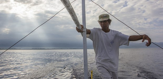 Fisher in Philippines. Photo credit: Unitarian Universalist Service Committee (Flickr) Creative Commons
