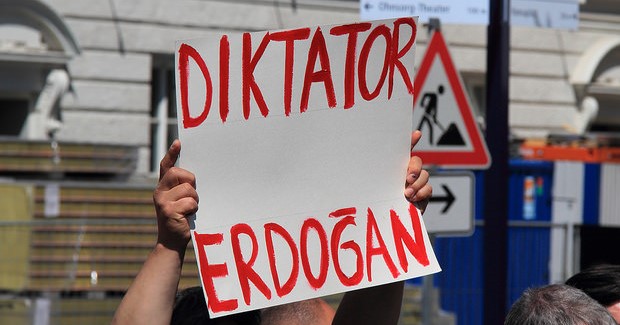 Poster protesting against Turkish President Erdogan's rule. Photo credit: Rasande Tyskar (Flickr) Creative Commons