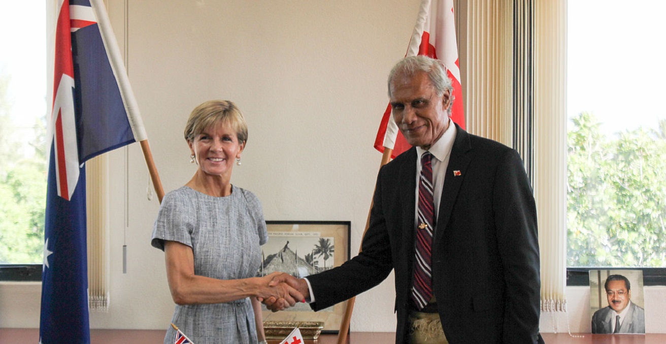 Julia Bishop meets with Tongan Prime Minister Akilisi Pohiva in 2015