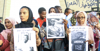 Protesters on the streets in Sudan. Source: Hind Mekki, Flickr, https://bit.ly/1mhaR6e