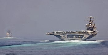 US navy ship on the Strait of Hormuz, Source: Official US Navy Page, Flickr, https://bit.ly/2m7Ffav