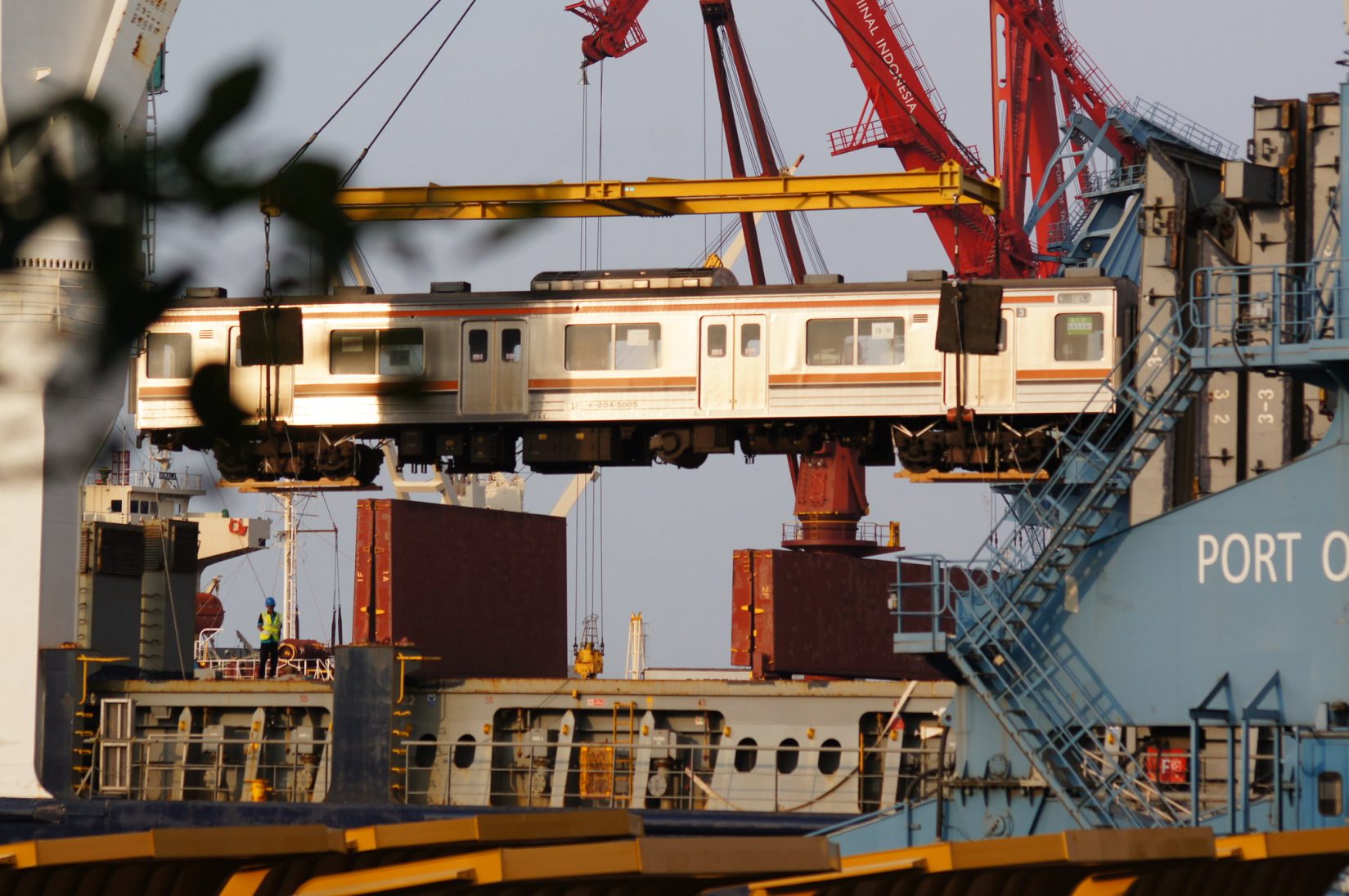 Port of Tanjung Priok. Photo by Argo Sakurai, Flickr. Source: https://bit.ly/2OA4Xir