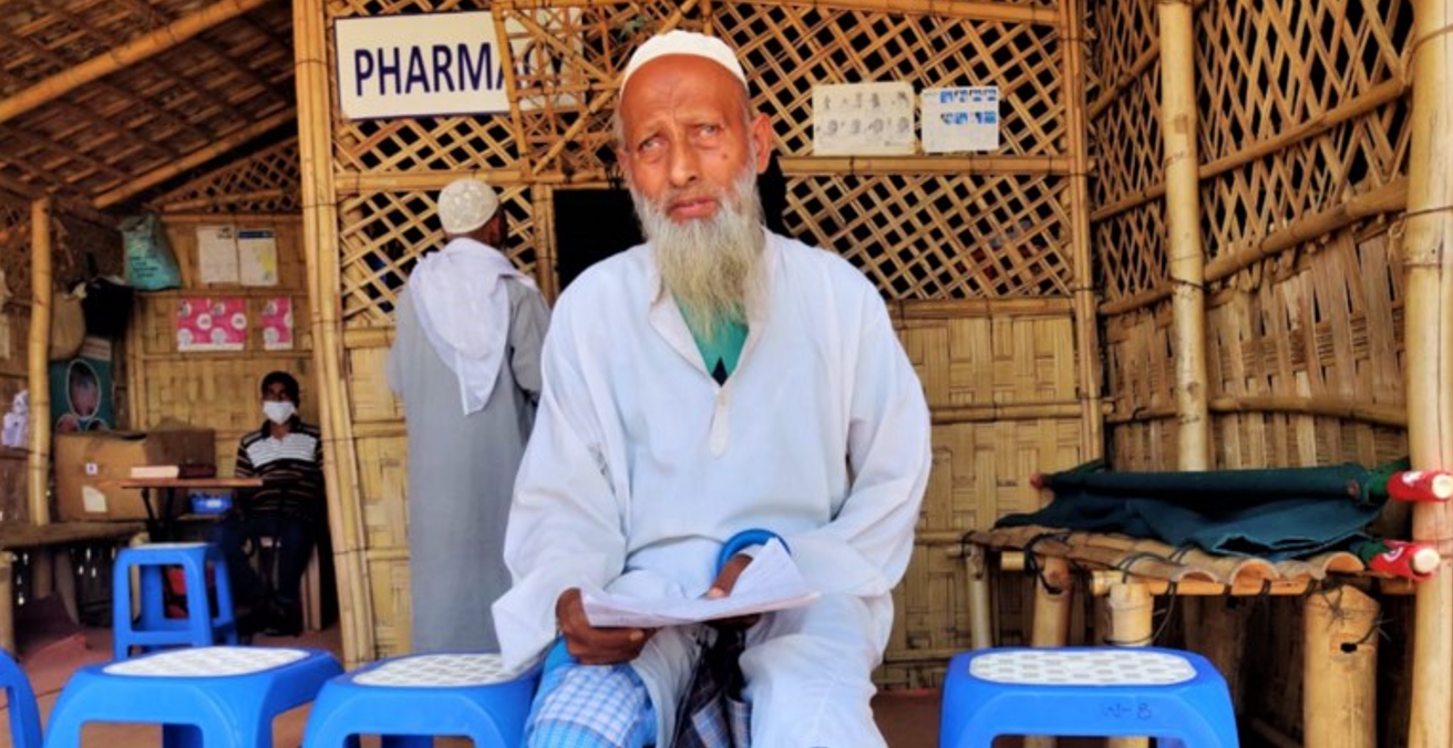 An elderly patient at the OBAT Helpers and Prantic Clinic in the Rohingya Camp. © Dayna Santana (used with permission)