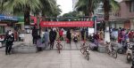 Residents in Wuhan were buying daily necessities and food across the fence gate because their community had been closed. Source: Painjet https://bit.ly/2zbj75w